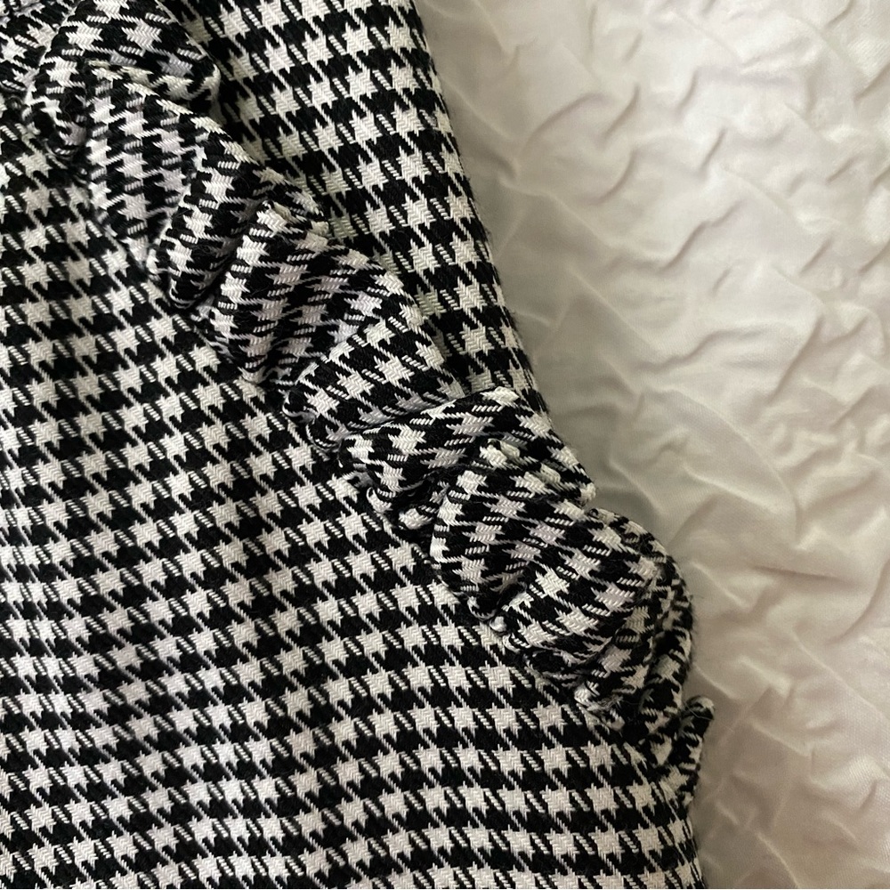 Forever 21 Black & White Plaid Mini Skirt! - Picture 4 of 5